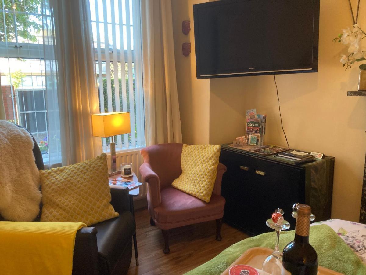 Mountroyal Victorian Studio Self Catering Apartment 3 벨파스트 외부 사진